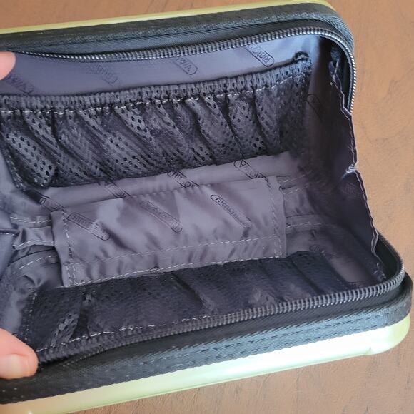 RIMOWA EVA AIR Olive Light Green Travel Case Amenity Toiletry Kit Pouch Only K - Picture 5 of 10